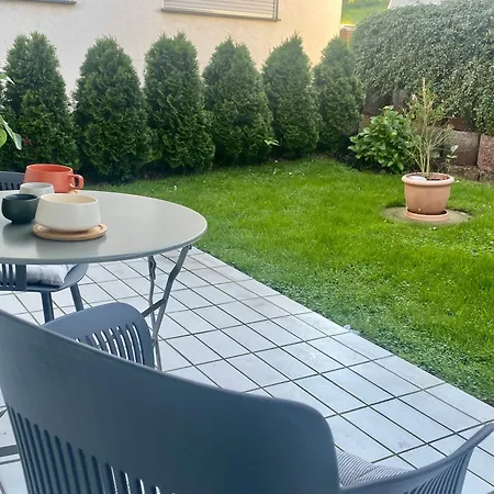 Moderne Mit Terrasse & Parkplatz; Naehe Bwzk & Amazon Apartamento