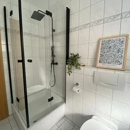 شقة Moderne Mit Terrasse & Parkplatz; Naehe Bwzk & Amazon كوبلنس