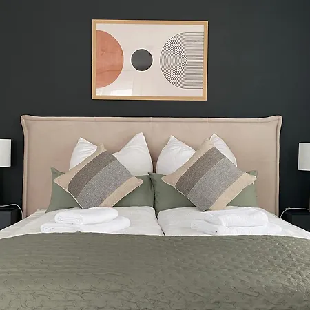 Moderne Mit Terrasse & Parkplatz; Naehe Bwzk & Amazon * كوبلنس