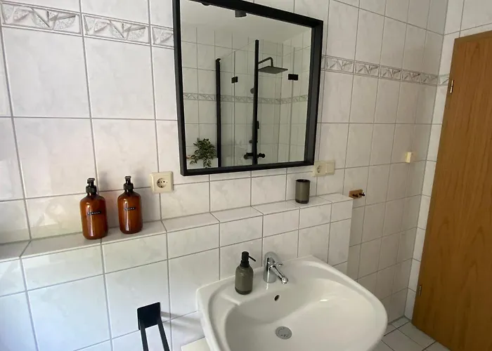 Moderne Mit Terrasse & Parkplatz; Naehe Bwzk & Amazon Koblenz (Rhineland-Palatinate)